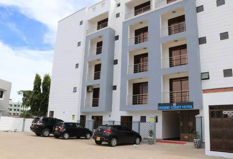 هتل Queens Court