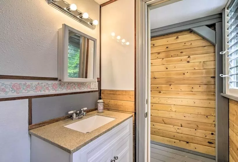 Idyllic Pahoa Paradise: Hike, Swim & Explore!