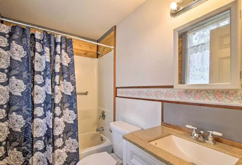 Idyllic Pahoa Paradise: Hike, Swim & Explore!