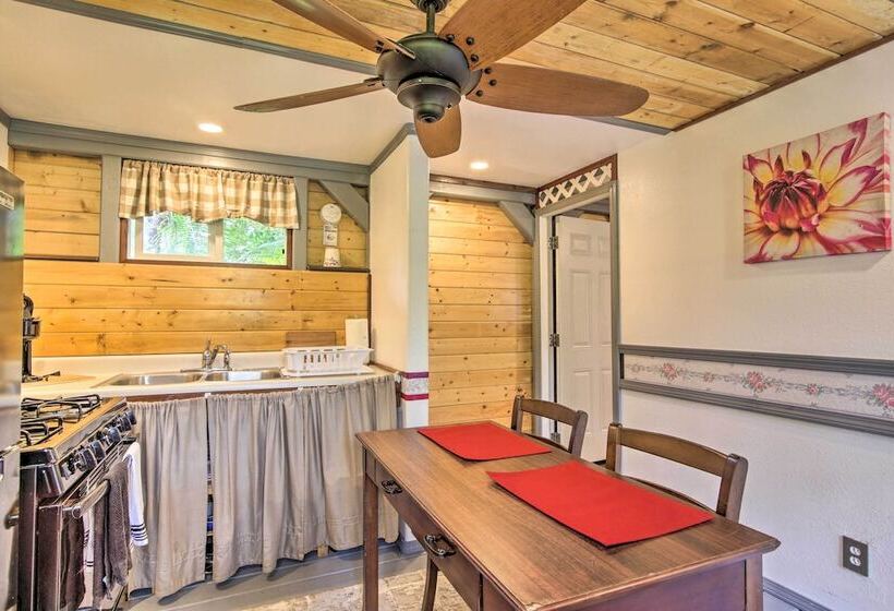 Idyllic Pahoa Paradise: Hike, Swim & Explore!