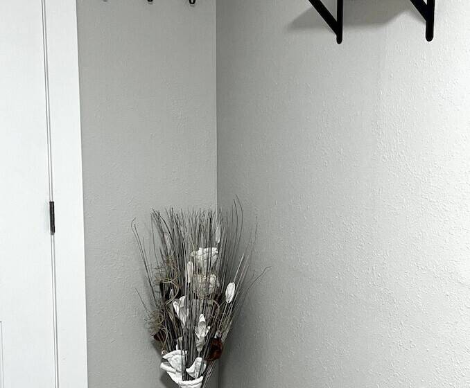 Log Cabin In Heart Of Anchorage