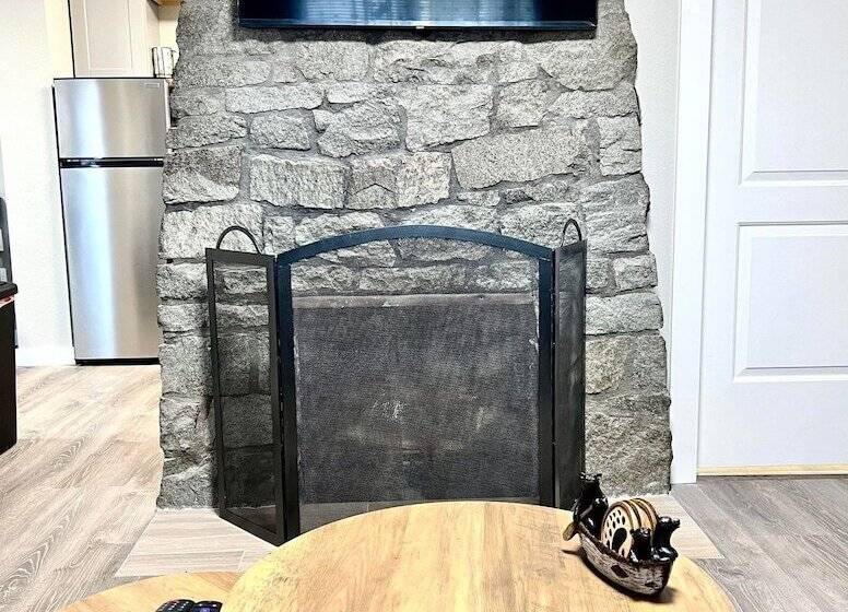 Log Cabin In Heart Of Anchorage