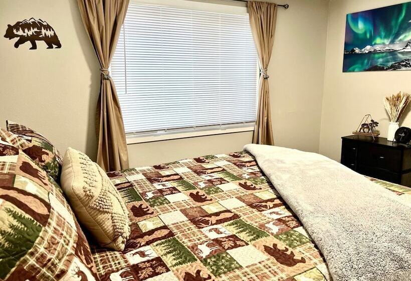 Log Cabin In Heart Of Anchorage