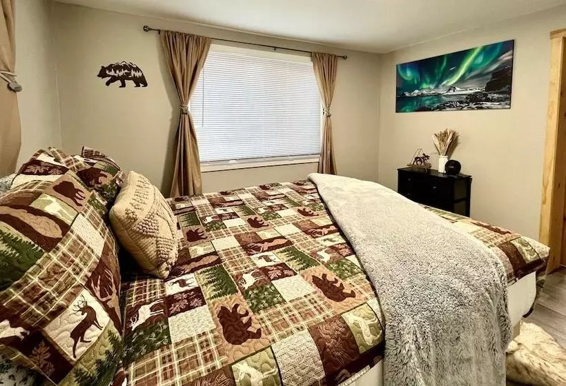 Log Cabin In Heart Of Anchorage