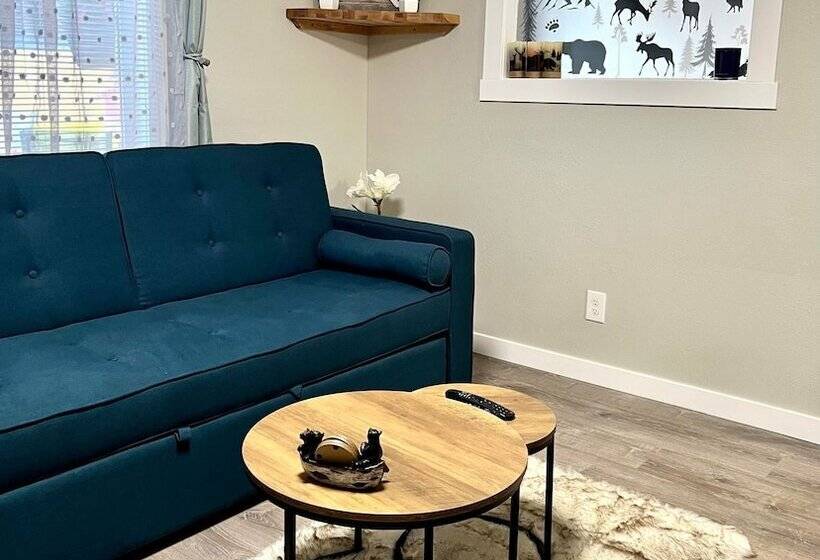 Log Cabin In Heart Of Anchorage