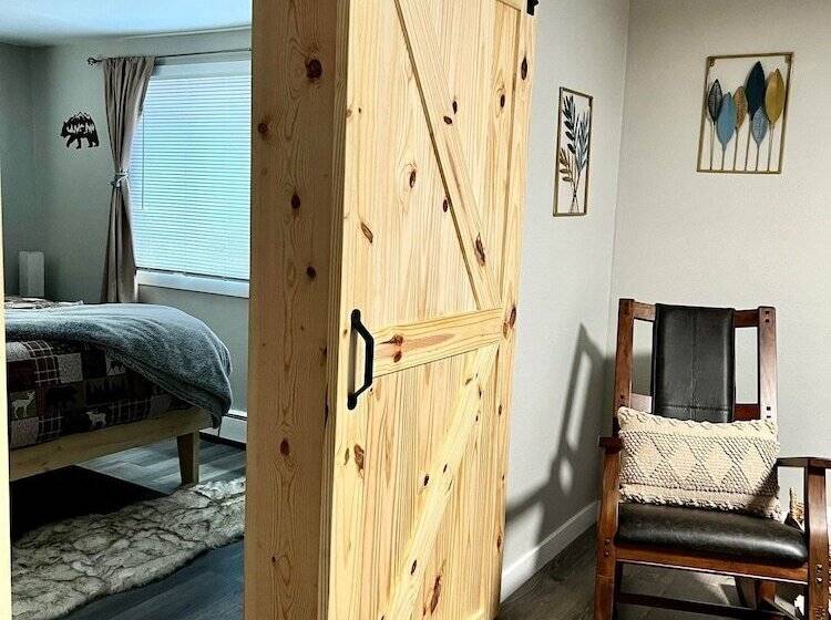 Log Cabin In Heart Of Anchorage