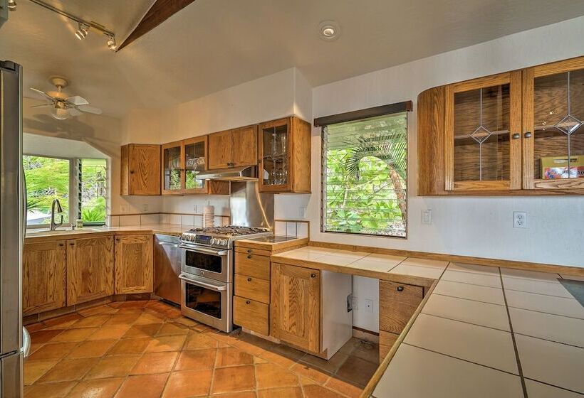 Ocean View Bungalow: Walk To Pebbles Beach!