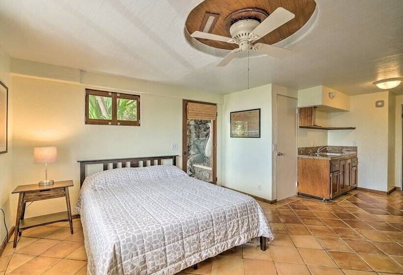 Ocean View Bungalow: Walk To Pebbles Beach!