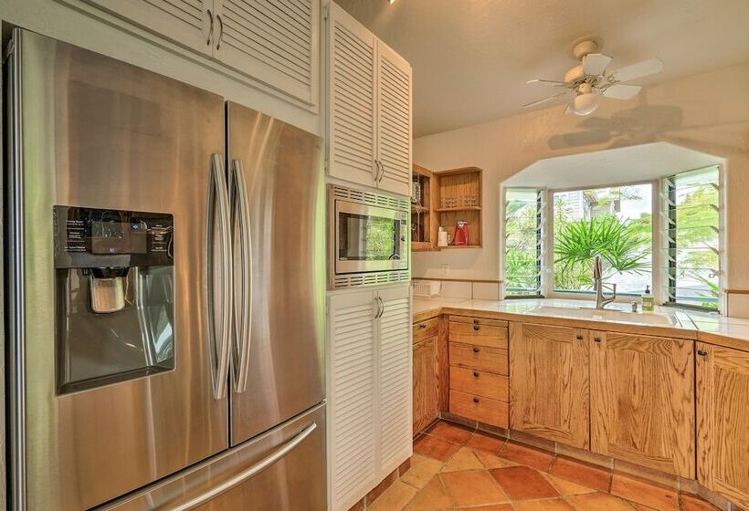 Ocean View Bungalow: Walk To Pebbles Beach!