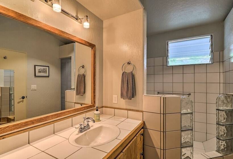 Ocean View Bungalow: Walk To Pebbles Beach!