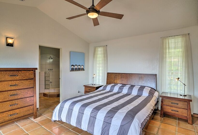 Ocean View Bungalow: Walk To Pebbles Beach!