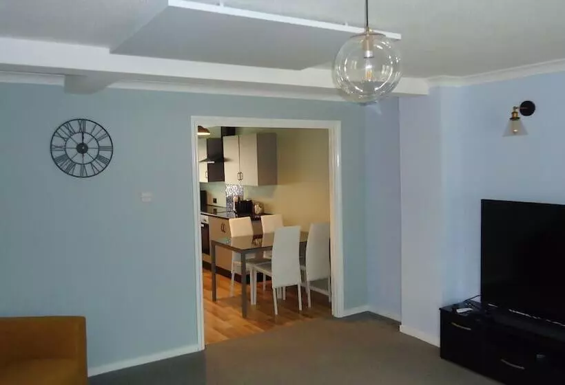 Residenssi 3 Bed House Mkt Deeping   Nr Peterborough Stamford