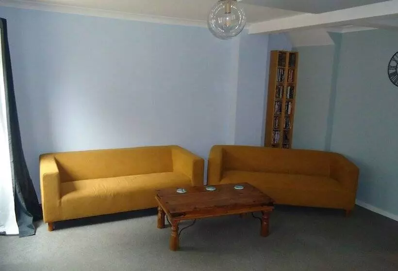 Residenssi 3 Bed House Mkt Deeping   Nr Peterborough Stamford