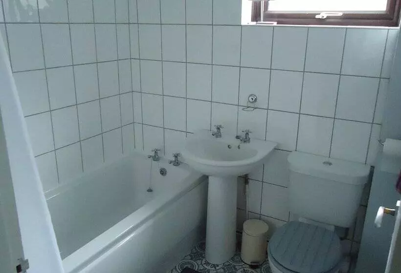 Residenssi 3 Bed House Mkt Deeping   Nr Peterborough Stamford