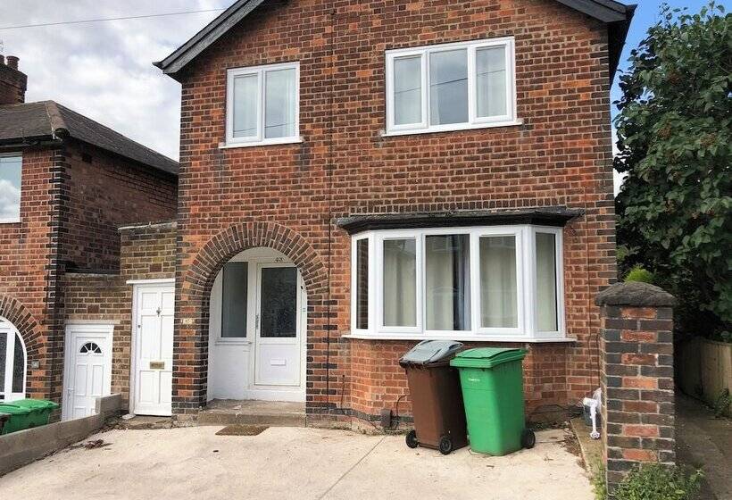 إقامة Immaculate 3 Bed House In Nottingham
