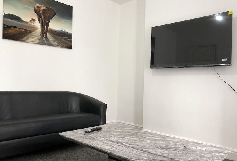 إقامة Immaculate 3 Bed House In Nottingham
