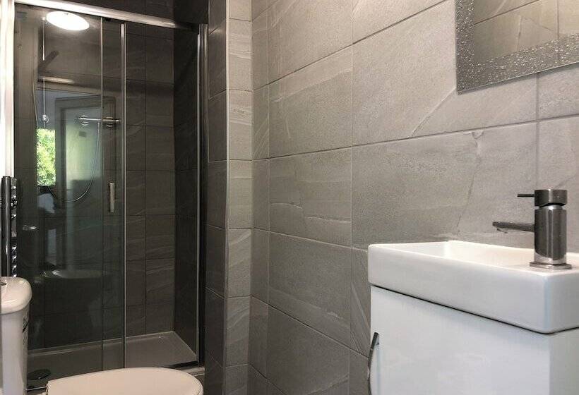 إقامة Immaculate 3 Bed House In Nottingham