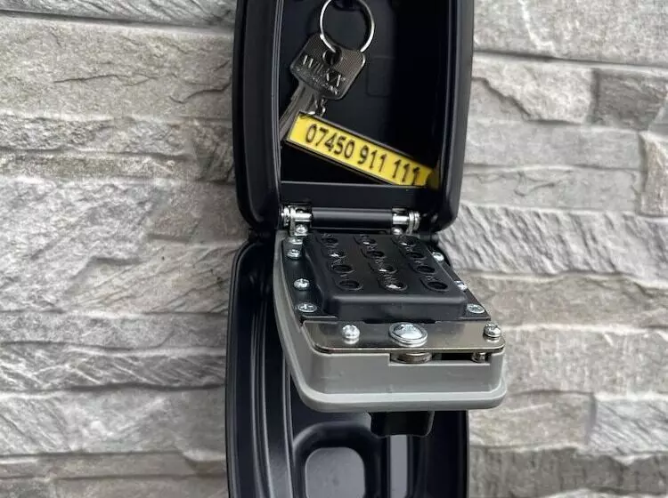 Residenssi New Luxury Modern House Near Airport Free Parking