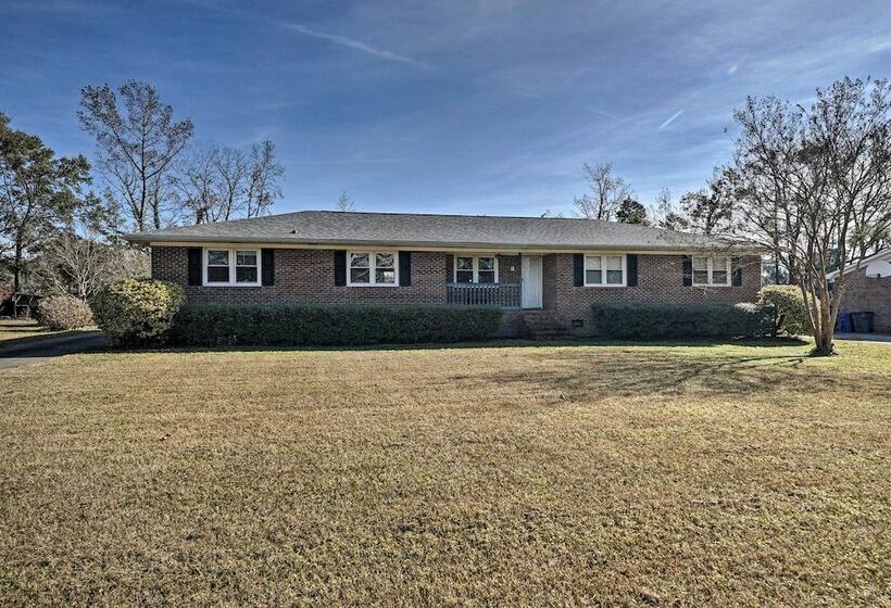 Welcoming Leland Home ~ 15 Miles To Beachfront!