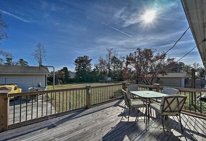 Welcoming Leland Home ~ 15 Miles To Beachfront!