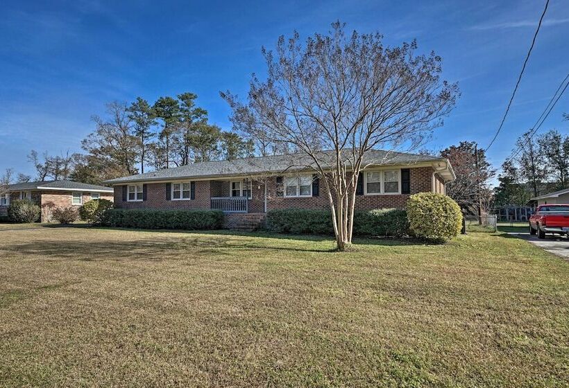 Welcoming Leland Home ~ 15 Miles To Beachfront!