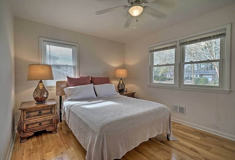 Welcoming Leland Home ~ 15 Miles To Beachfront!