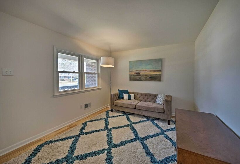 Welcoming Leland Home ~ 15 Miles To Beachfront!