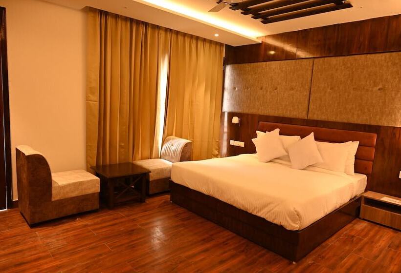 ホテル Aamod Suites   Dalhousie