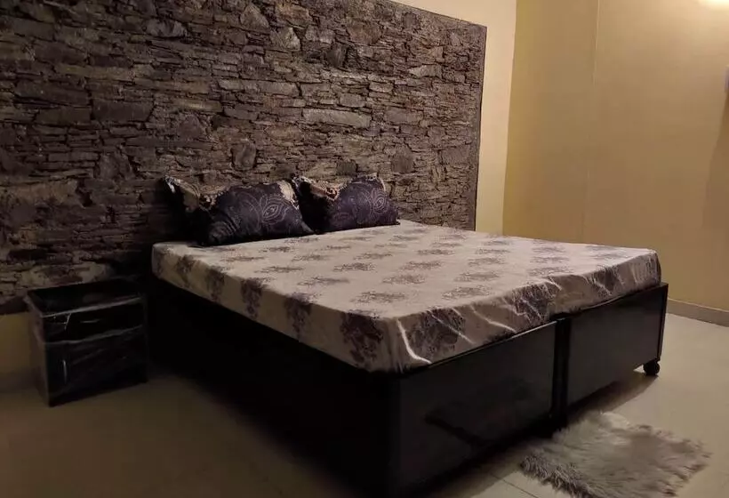 ホテル Atulya Neer