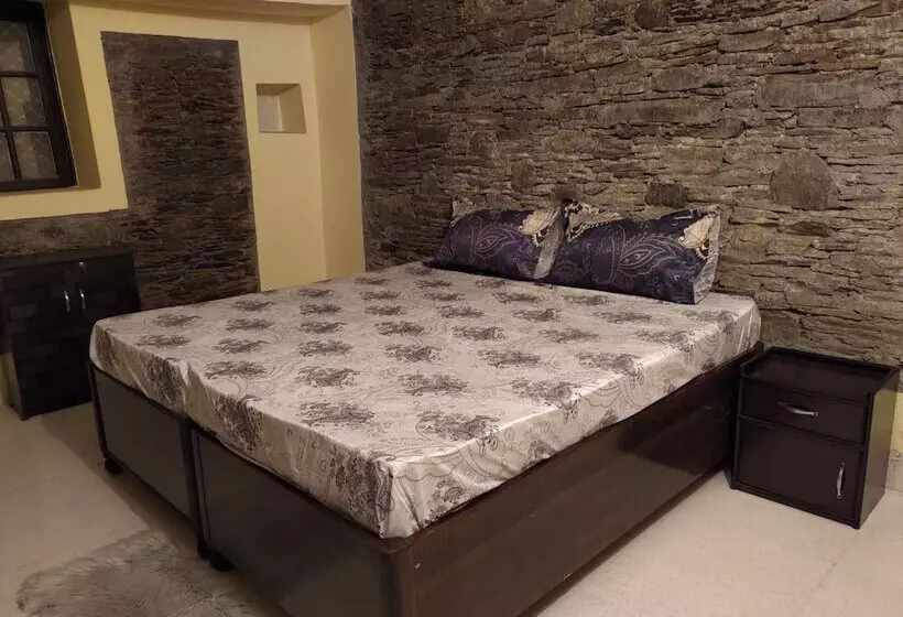 ホテル Atulya Neer