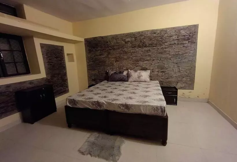 ホテル Atulya Neer