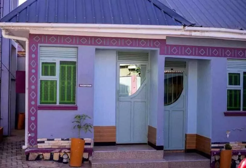 هتل Baron Guest House