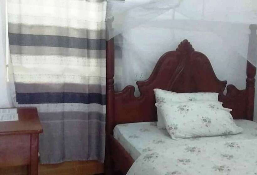 هتل Baron Guest House