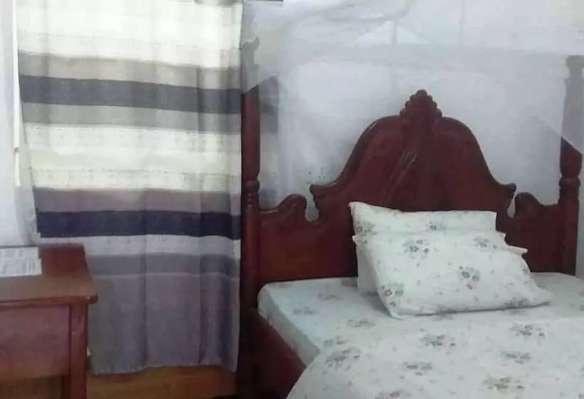 هتل Baron Guest House