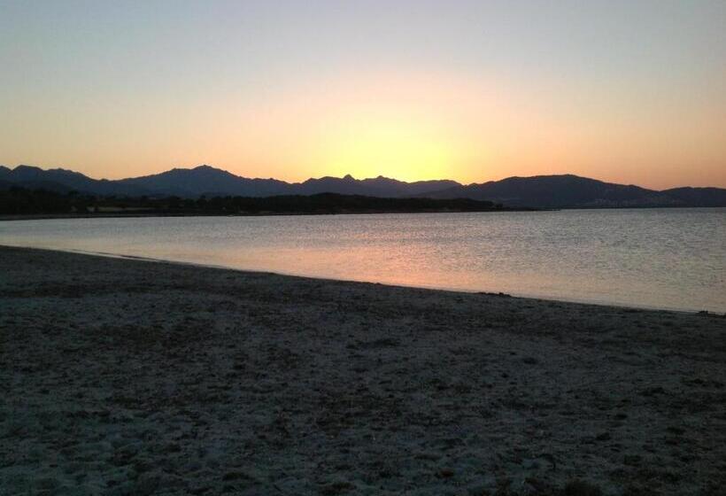 ホテル Budoni Beach