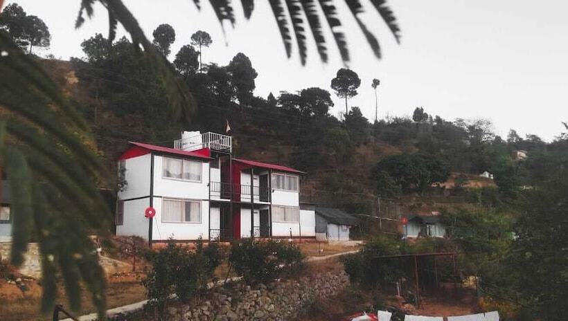 בית מלון כפרי Camp Agastya Resort