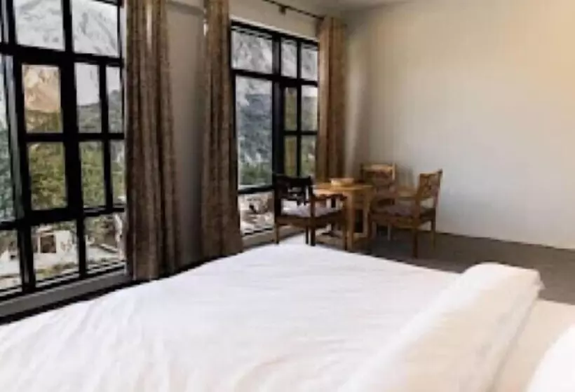 هتل Caravanserai Hunza