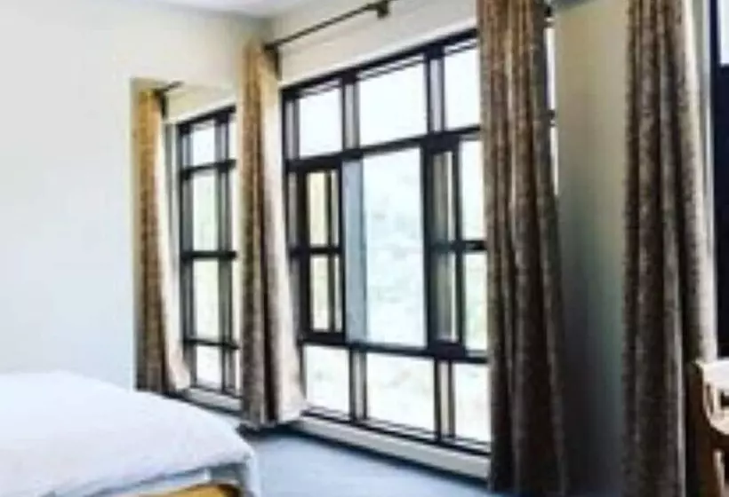 هتل Caravanserai Hunza