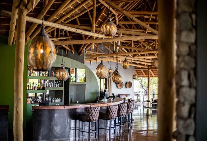 هتل Etosha Oberland Lodge