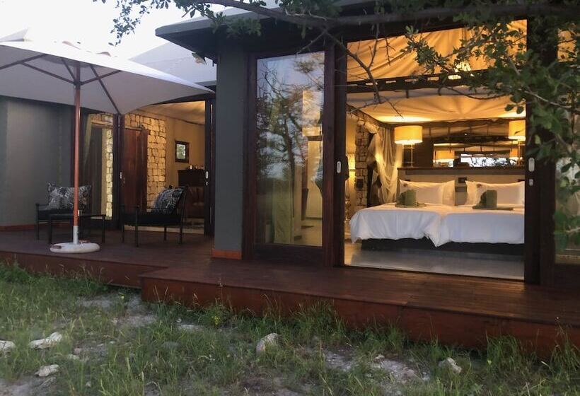 هتل Etosha Oberland Lodge