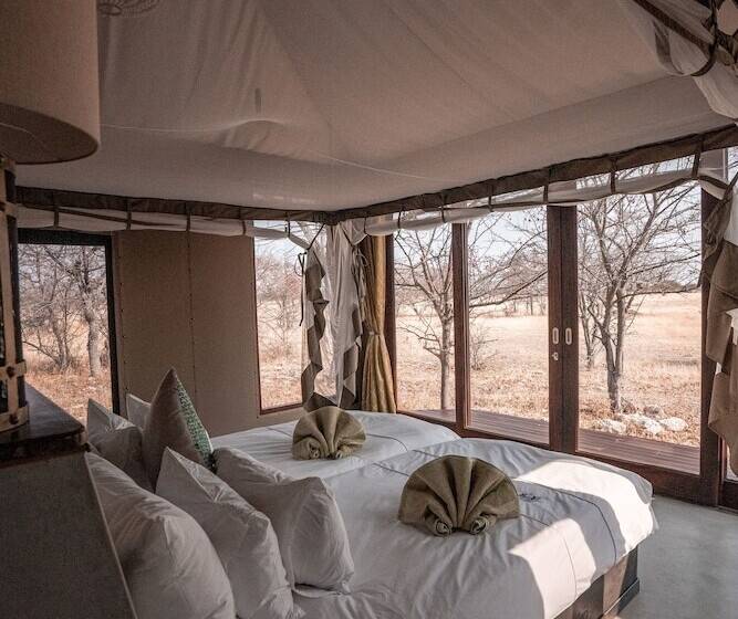 هتل Etosha Oberland Lodge