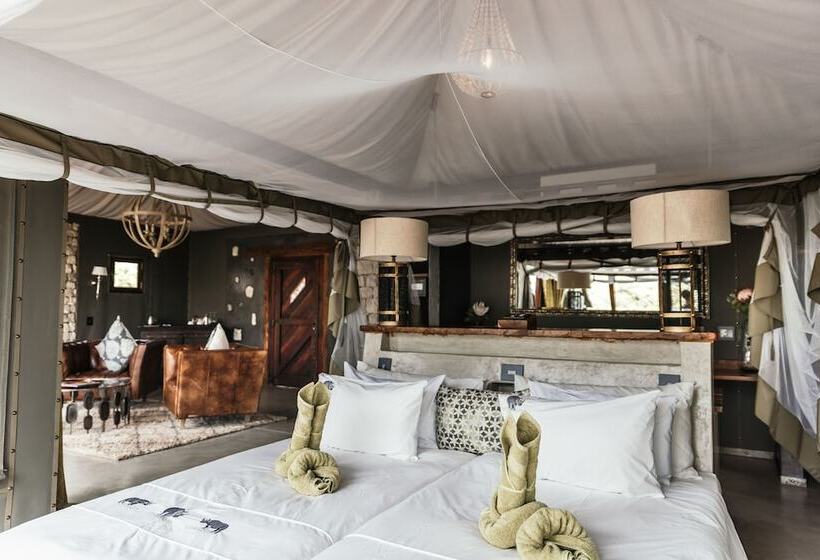 هتل Etosha Oberland Lodge