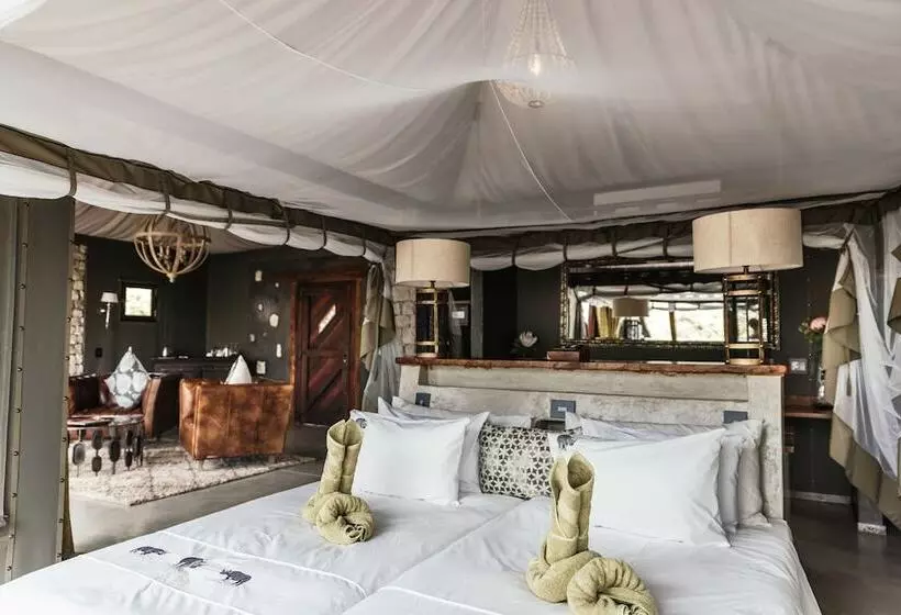هتل Etosha Oberland Lodge