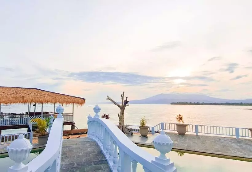 ホテル Gili Beachfront Suites