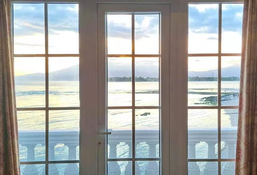 ホテル Gili Beachfront Suites