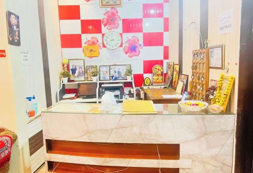 Hotel Goroomgo Rashmi Agra