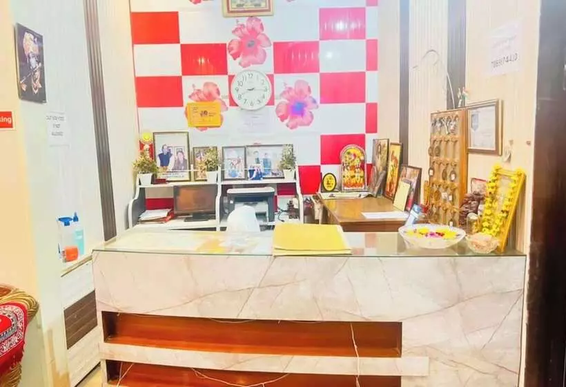 Hotelli Goroomgo Rashmi Agra