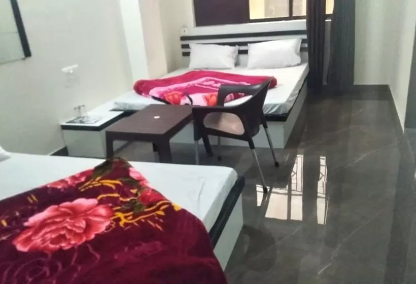 Hotelli Goroomgo Shiva Palace Haridwar