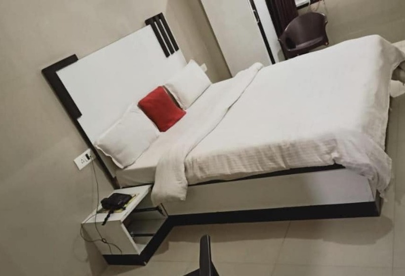 Hotel Goroomgo Shiva Palace Haridwar