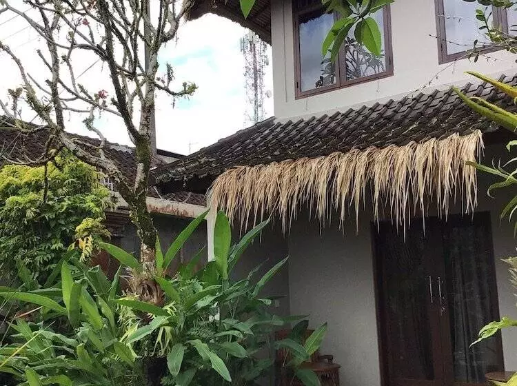 ホテル Lokasari Retreat